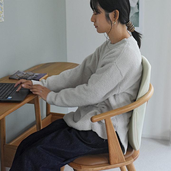 電気マッサージ機 わずか8cm！ 極薄コードレスマッサージ機 KSM-2401 - アンジェ web