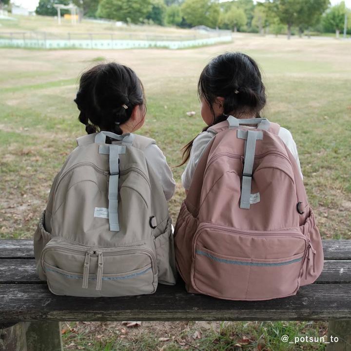 kukka ja puu（クッカヤプー） 上着もかけられる キッズ リュック 子供