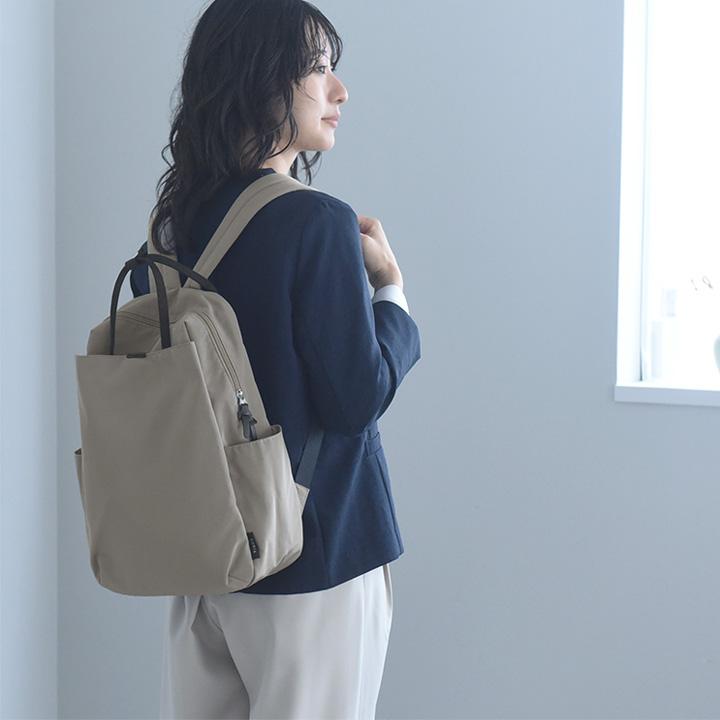 リュック 通勤 レディース 軽い リュック ママ 軽い キレイ見え 11ポケットの多機能リュック 撥水 軽量 |  | 15