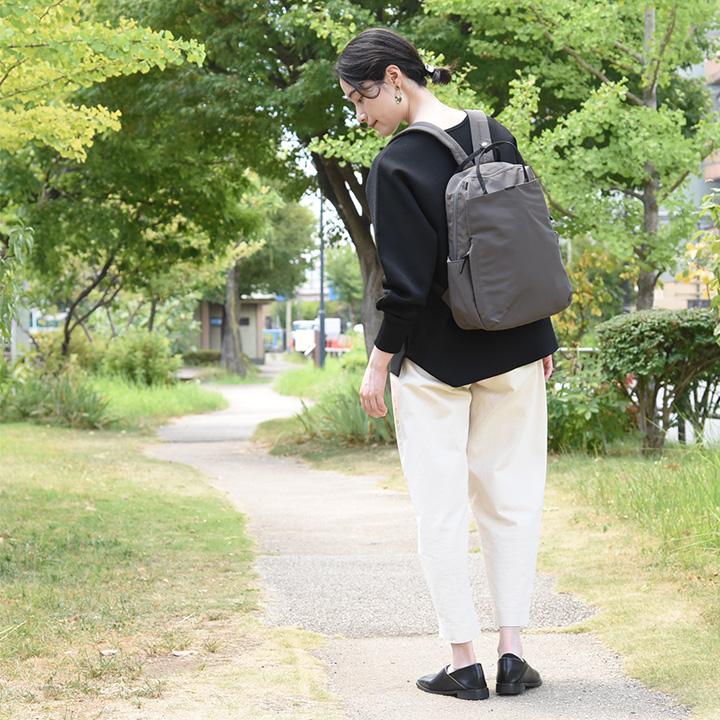 リュック 通勤 レディース 軽い リュック ママ 軽い キレイ見え 11ポケットの多機能リュック 撥水 軽量 |  | 01