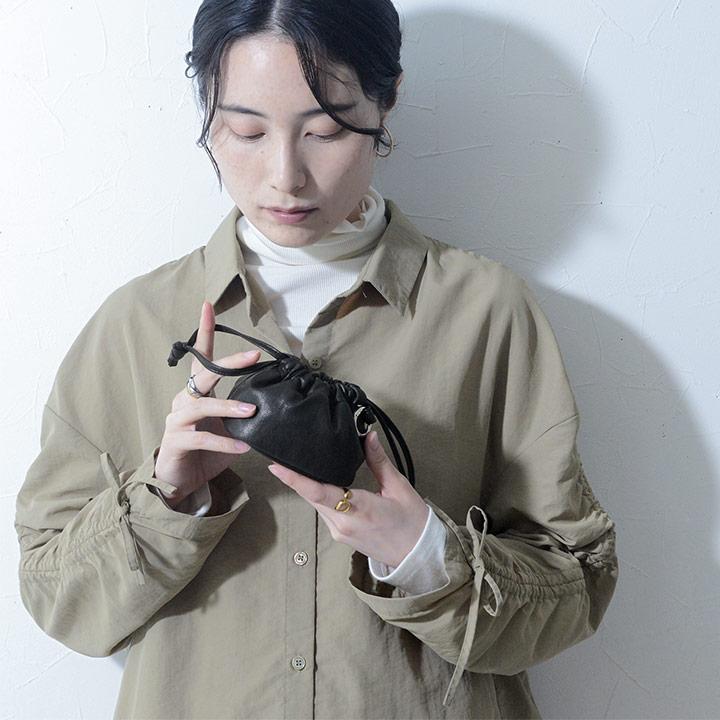 【選べる2サイズ】ミニバッグとしても使える 柔らかフェイクレザー 巾着ポーチ アクセポーチ レディース 柔らかフェイクレザー kauliina カウリーナ |  | 19
