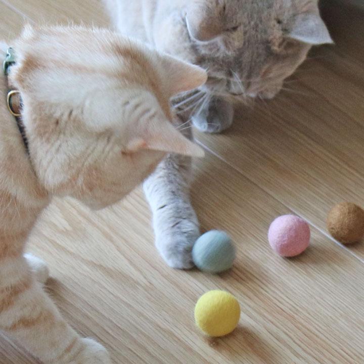 やさしく遊べる コロコロボール 8個入り ウール100% 日本製 猫 おもちゃ ボール 一人遊び ねこおもちゃ ねこ／necono ネコノ |  | 07