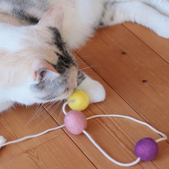 やさしく遊べる コロコロボールの 猫じゃらし 猫 おもちゃ ボール 一人遊び ねこおもちゃ ねこ ウール100% 日本製／necono ネコノ |  | 07