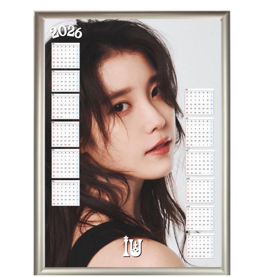 IU アイユ 2026 A4 フォトフレーム付き 壁掛け カレンダー 韓流 グッズ