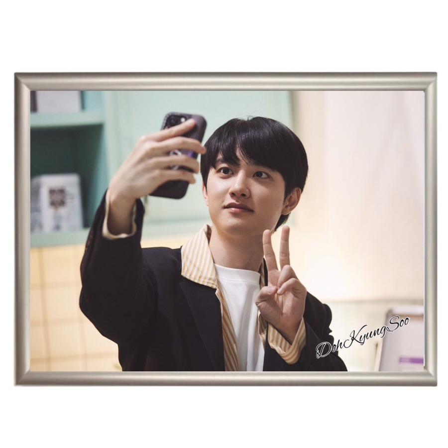EXO D.O ドギョンスの写真集4冊　カード約80枚ポスターカレンダーセット ドギョンス D.O ディオ EXO フォトプレート 額入り 写真 A4サイズ 韓流