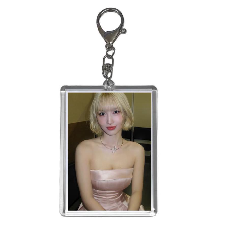 モモ TWICE トゥワイス トレカサイズ 写真入り キーホルダー 韓流