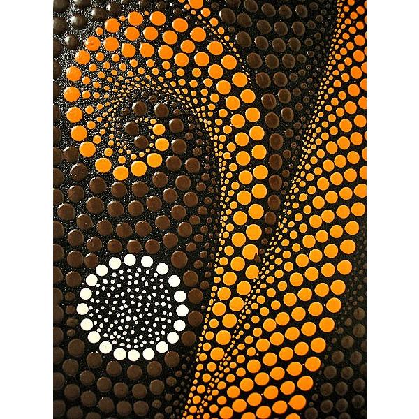 バリアート ドットペイントアート 縦 白・黒・オレンジ・こげ茶 唐草