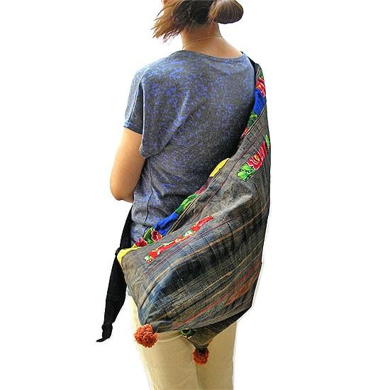 布製 モン族 手作りパッチワーク 三角ショルダーバッグ グレー系