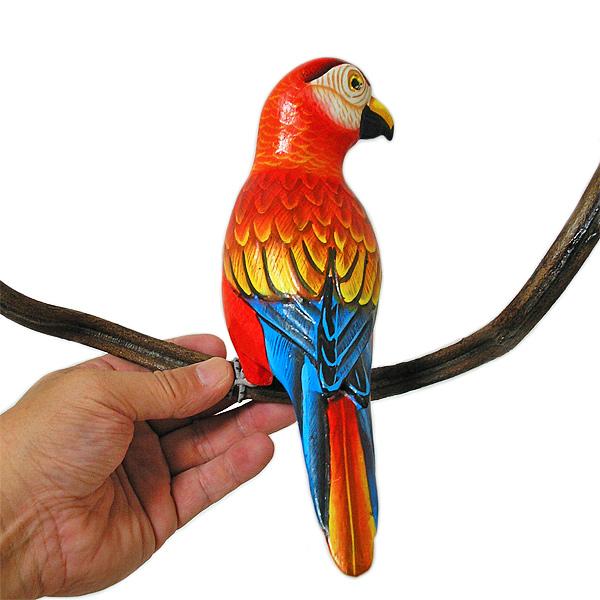 南国のカラフルバード吊り下げ 木の蔓の枠 D［鳥体長約23~25cm