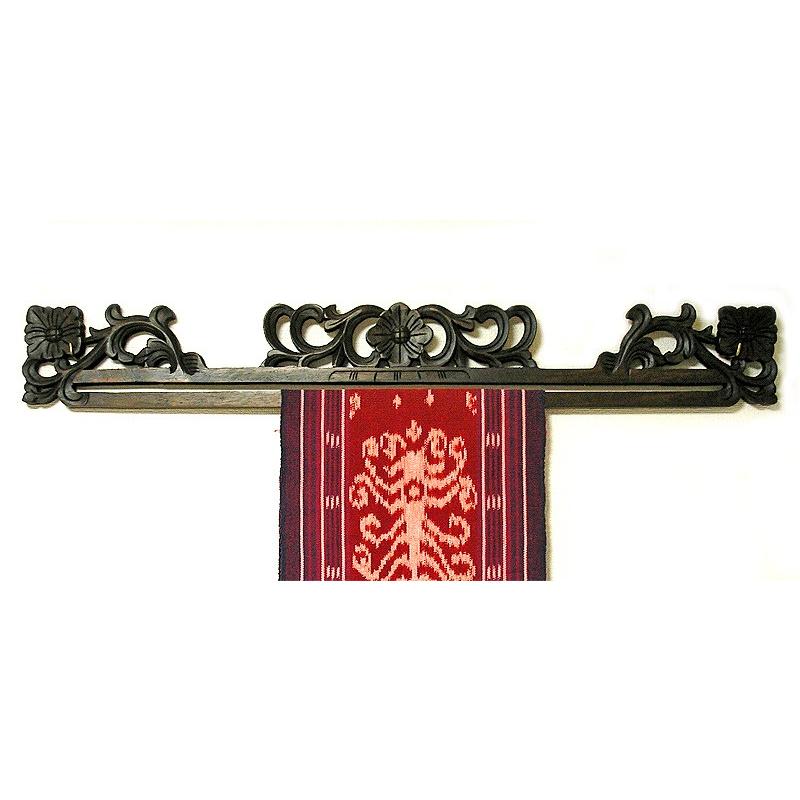 イカットハンガー ダブル ［80cm］ 木彫り花3輪 アンティーク調