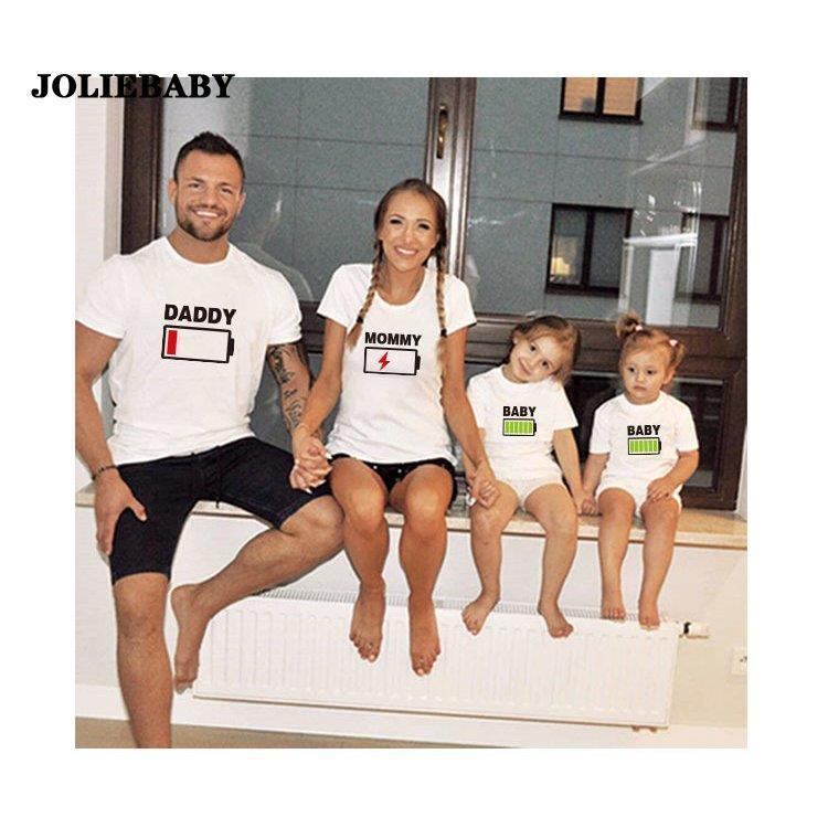 正規品販売! 親子 ペアルック ベビー 赤ちゃん ロンパース Tシャツ 親子ペア リンクコーデ ペアTシャツ ペア カップル お揃いコーデ パパ ママ ベビーお揃い 父の日 母の日 親子ペアルック Tシャツ 親子ペア 出産祝い 親子ペアTシャツ 親子 半袖 ペアルック コーデ お揃い おそろい ファミリー 父の日 母の日 赤ちゃん 男の子 女の子 パパ ママ 娘 韓国子供服 子供 こども プレゼント ギフト 結婚祝い 誕生日