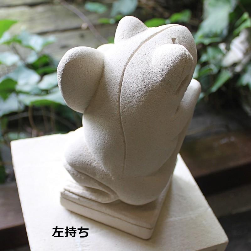 カエル置物 バリ 石像 花瓶を持ったカエル（左持ち）自然石 : アンジン