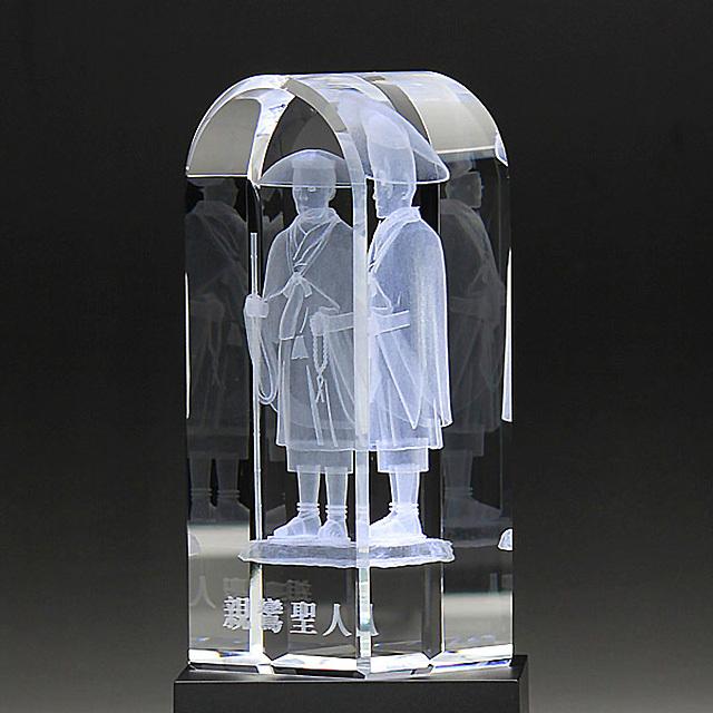 仏具 仏像 クリスタル 癒しの仏像 親鸞聖人 LED照明台座付 DB-2 |  | 01