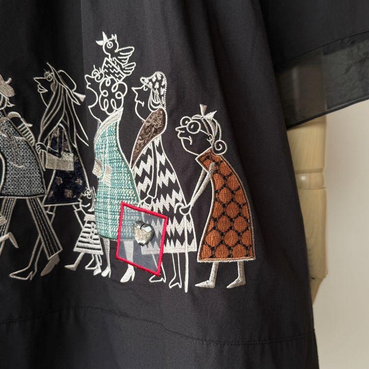 6/10まで! Alberobelloアルベロベロ ぶたさん刺繍入りチュニック 6/10まで! Alberobelloアルベロベロ ぶたさん刺繍入りチュニック