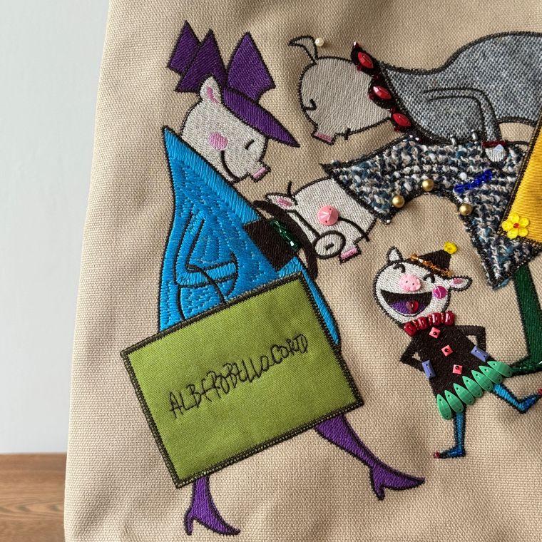 アルベロベロ(Alberobello)オレボレブラぶたさん刺繍入り バッグ【2025