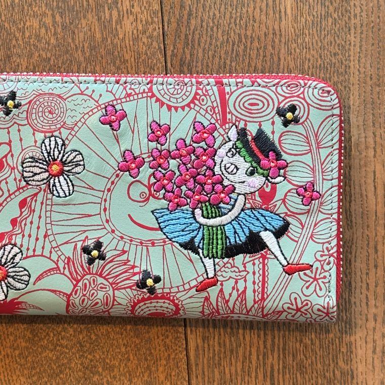 ALBEROBELLO アルベロベロ(Alberobello)オレボレブラぶたさん刺繍入り