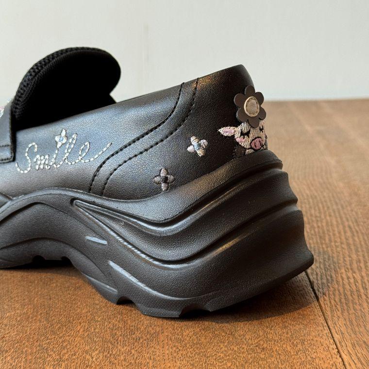 アルベロベロ ぶたさん刺繍 ダウンベスト アルベロベロ ぶたさん刺繍 ダウンベスト アルベロベロ ぶたさん