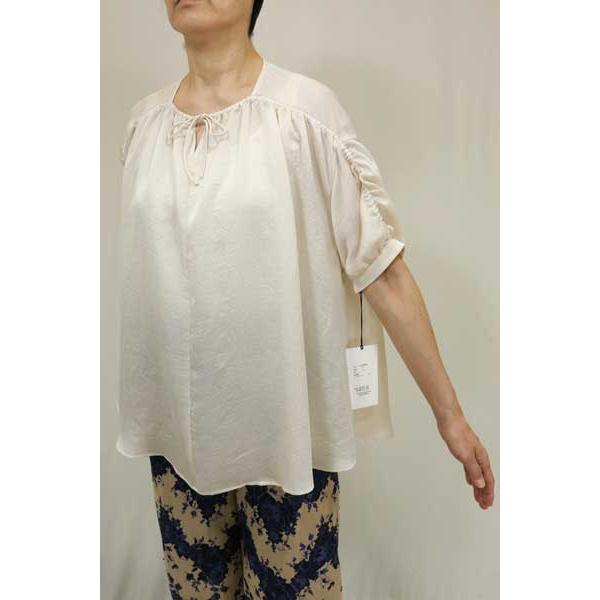 春夏SALE【イリゼ/T5093/50%OFF】ポリエステル凹凸サッカーギャザースクエアネックAラインブラウスヨーク袖山ドロストセンターリボンパフ5分袖/sph/9i51b601xx