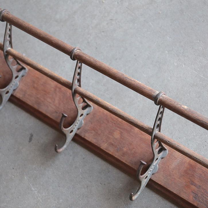 ウォールラック 壁掛け フックラック ハンガーラック コートラック インダストリアル 木製 アンティーク ヴィンテージ シャビー |  | 04