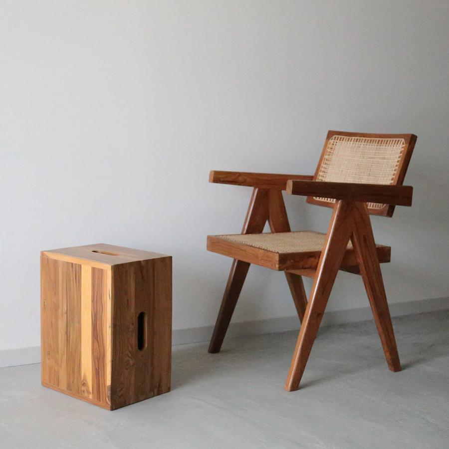 ル・コルビュジエ ピエール・ジャンヌレ キューブスツール