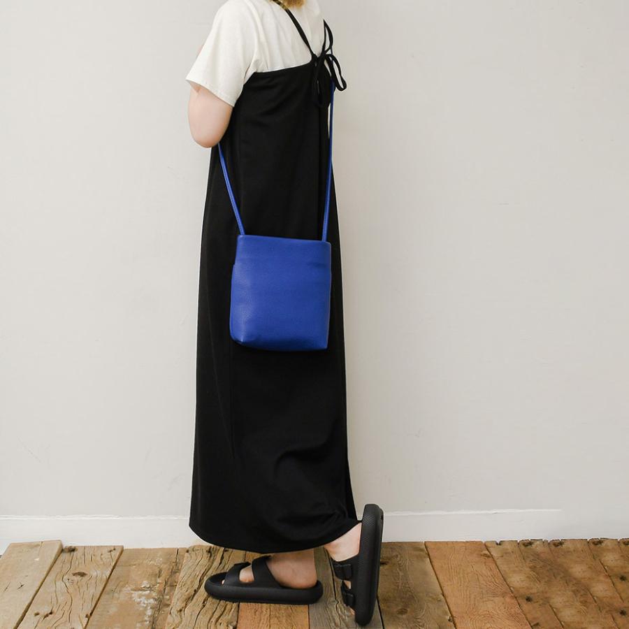 〈単品〉スマホショルダー LOEWE サコッシュ 紺 ポシェット LOEWE - 〈単品〉スマホショルダー LOEWE サコッシュ 紺 ポシェットの