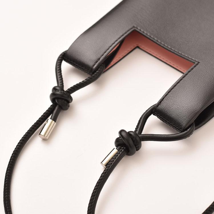 シルナミコロブラック ショルダーバッグ SILNA