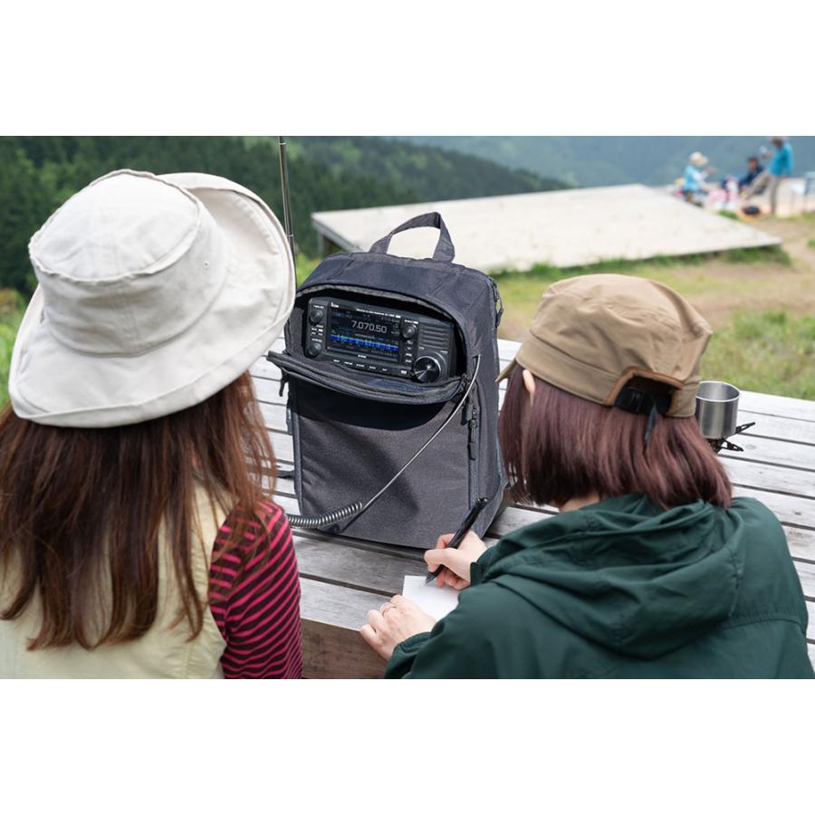 アイコムマルチリュック入荷！在庫限り！軽量コンパクト快適なマルチリュック ！IC-705も入ります！14インチPCも入る！2フロア1フロアも可能な間仕切り有り。LC-192よりもライトユースな感じのリュックです。ICOMロゴ付き※ロゴは地味に小さく付いてます。【予約】  | CQオーム