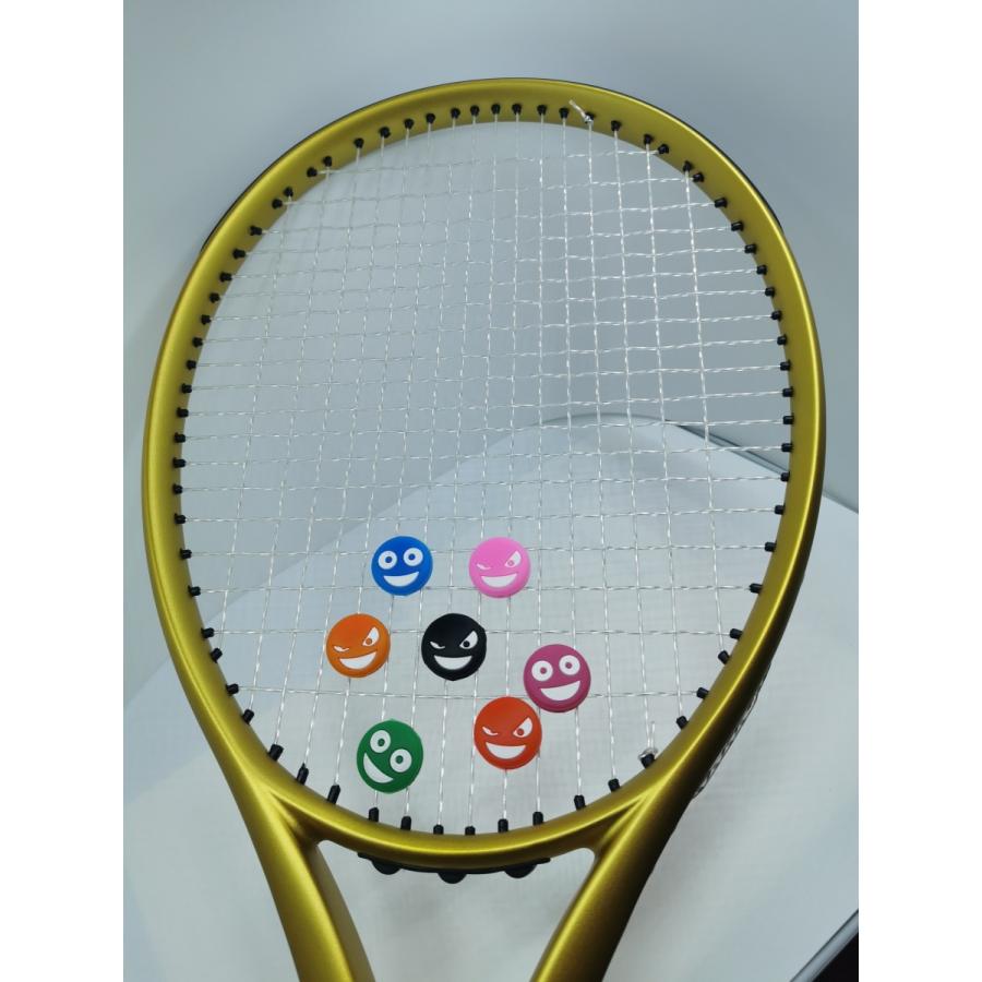 笑い顔、悪い顔 テニスラケット 振動止め バイブレーションストップ