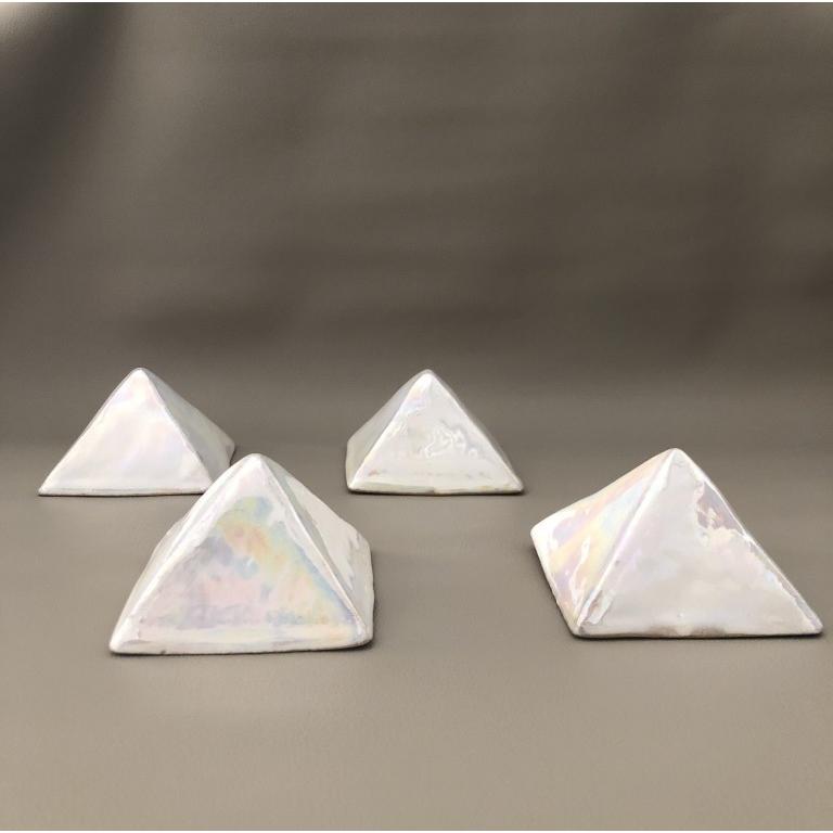 空間アクセサリー ソマチッドピラミッド 4個セット 陶器 インテリア 