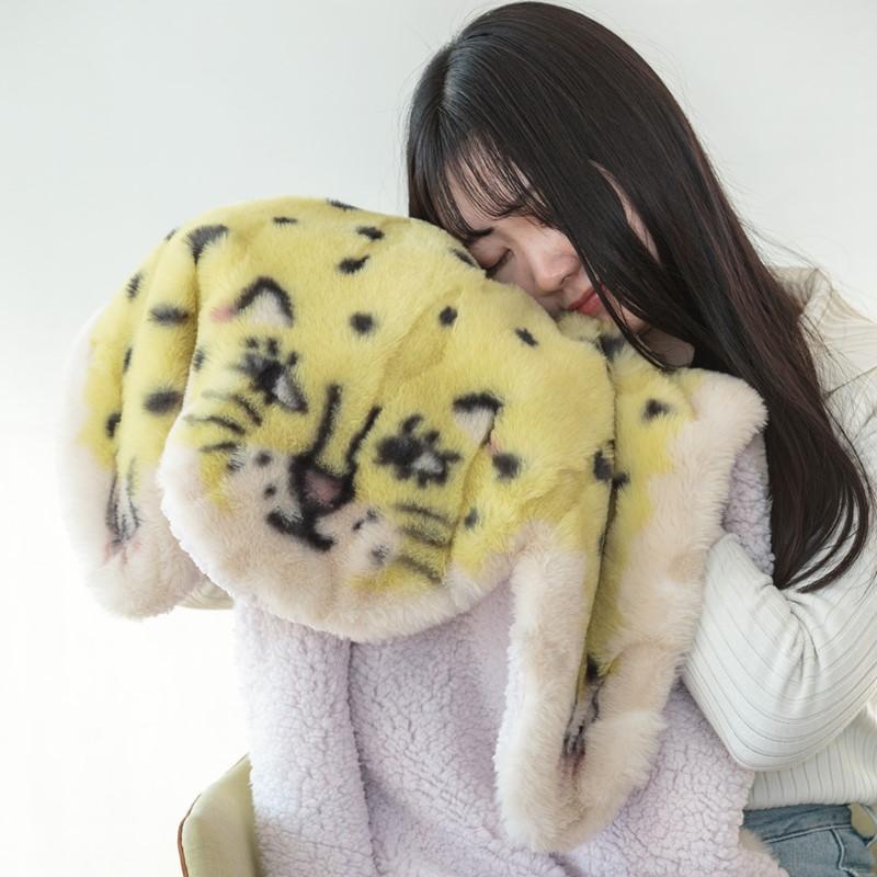 ダイカットブランケット ひざ掛け Momonga【デスクワーク 防寒