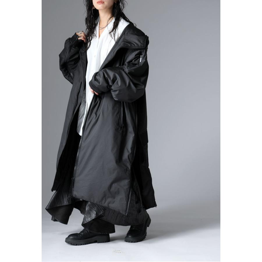 美品 YACCO MARICARD 中綿プリーツコート スタンドカラーロングコート《カポック》 (AY-23A100-01) | | 紳士服