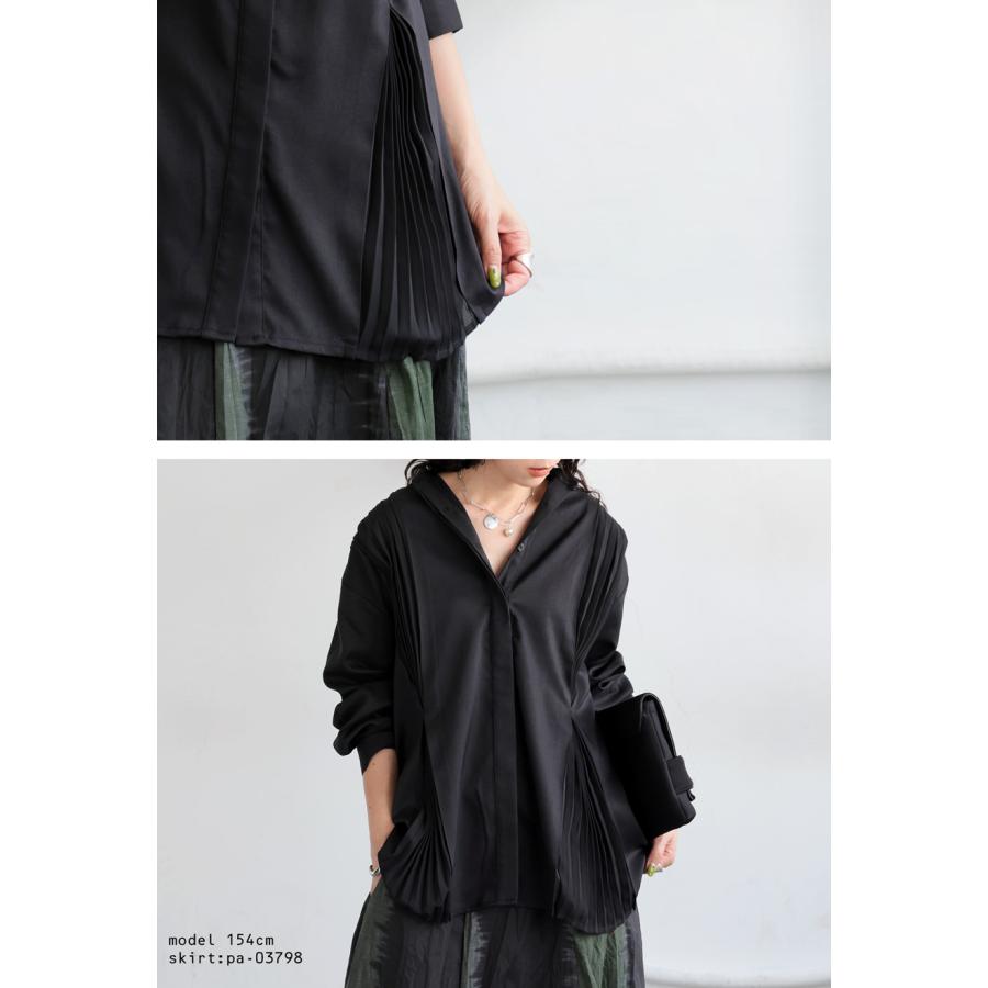 ビアズリー　プリーツタックシャツ　黒 antiqua（アンティカ） プリーツタックシャツ レディース トップス