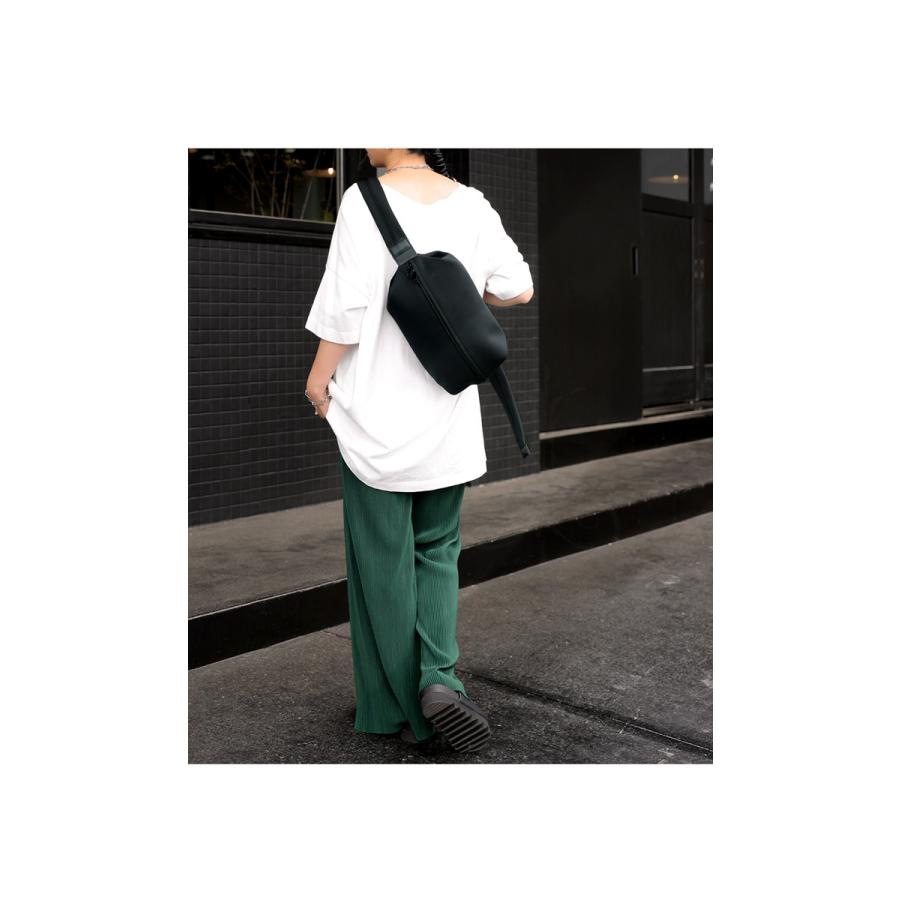 antiqua（アンティカ） ウェットスーツ素材 ボディバッグ バッグ