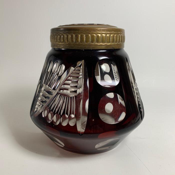 赤色のカットガラス 花器 Dresden Kristall ドレスデンクリスタル赤色