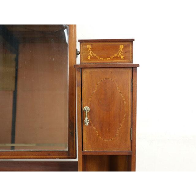 ドレッサー マホガニー材の美しい木目も魅力 上品なデザイン ドレッサー マホガニー材の美しい木目も魅力 上品なデザイン