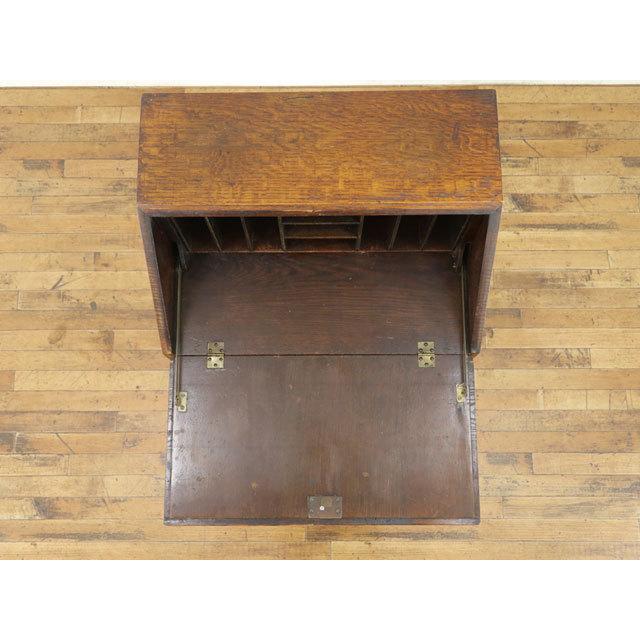 ライティングビューロー 上品な雰囲気 シンプルなシルエット