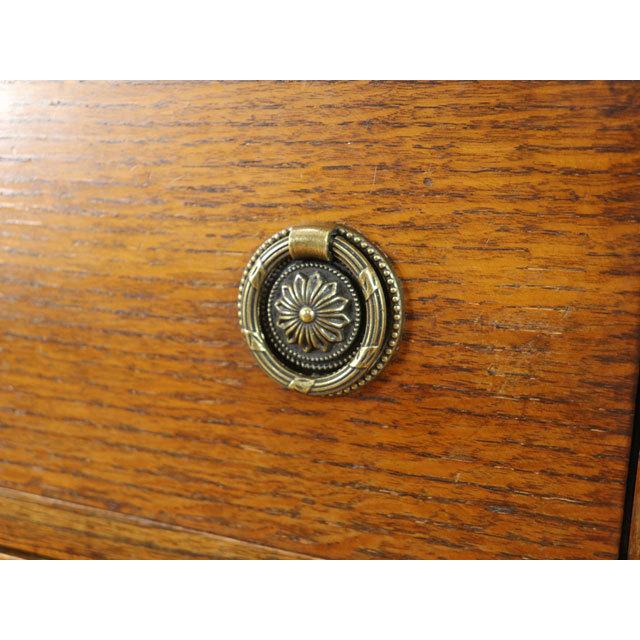 ライティングビューロー 上品な雰囲気 シンプルなシルエット