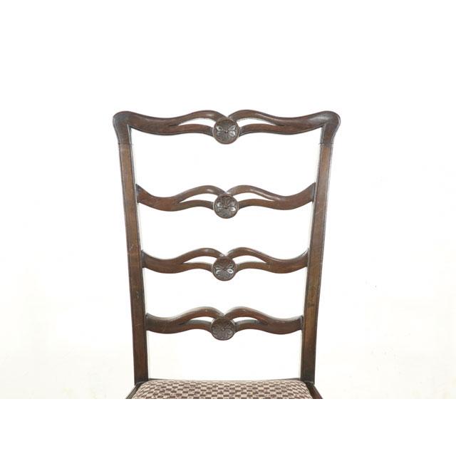 張替済 ダイニングチェア ボールアンドクロウフット 背もたれデザイン