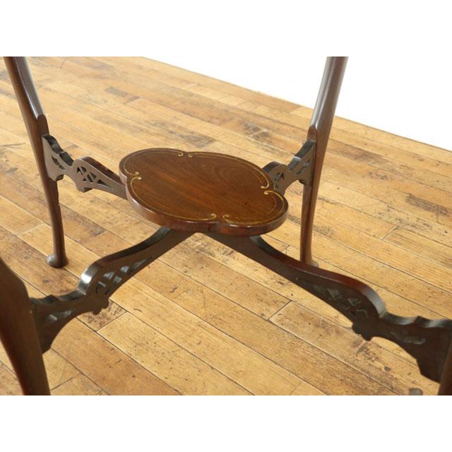 アンティーク サイドテーブル 流麗で曲線的なデザイン 上品な