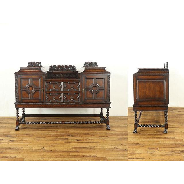 アンティーク サイドボード 段違いになった天板 美しい彫刻 ツイスト