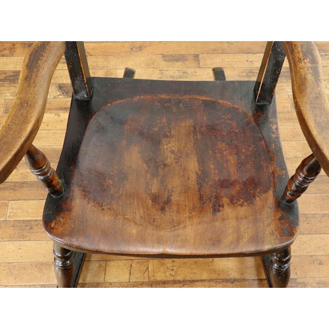 ロッキングチェア 数年ぶりの入荷 落ち着いた色 味わい深い雰囲気