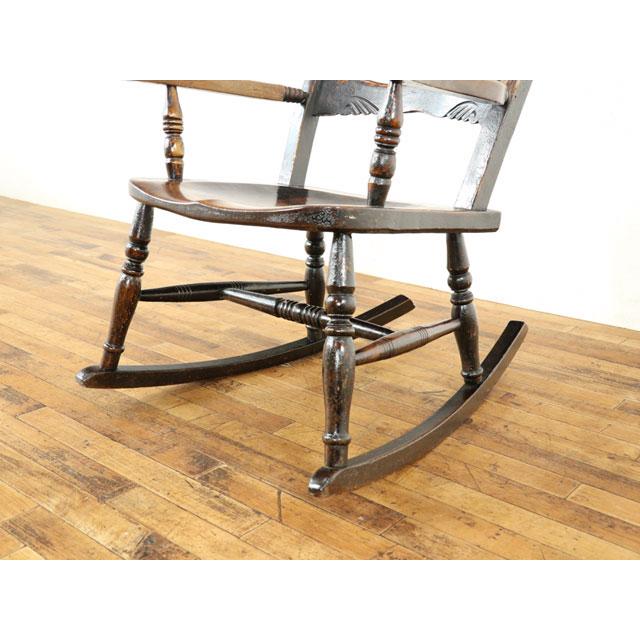 ロッキングチェア 数年ぶりの入荷 落ち着いた色 味わい深い雰囲気