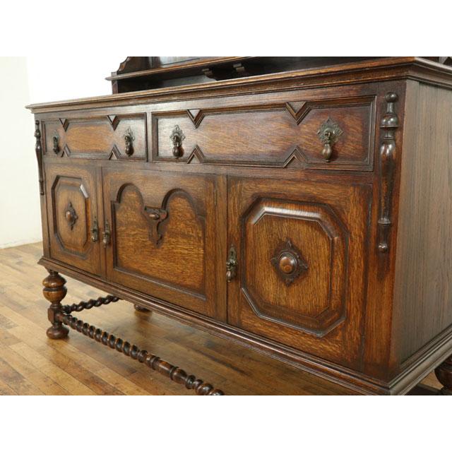 ミラーバックサイドボード 大きめミラー ツイストレッグ 収納力も魅力