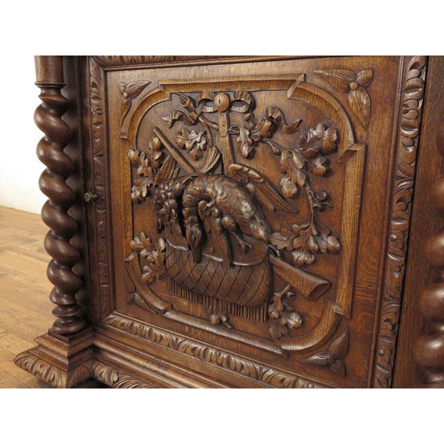 アンティーク キャビネット ハンティングスタイル 素晴らしい彫刻 収納