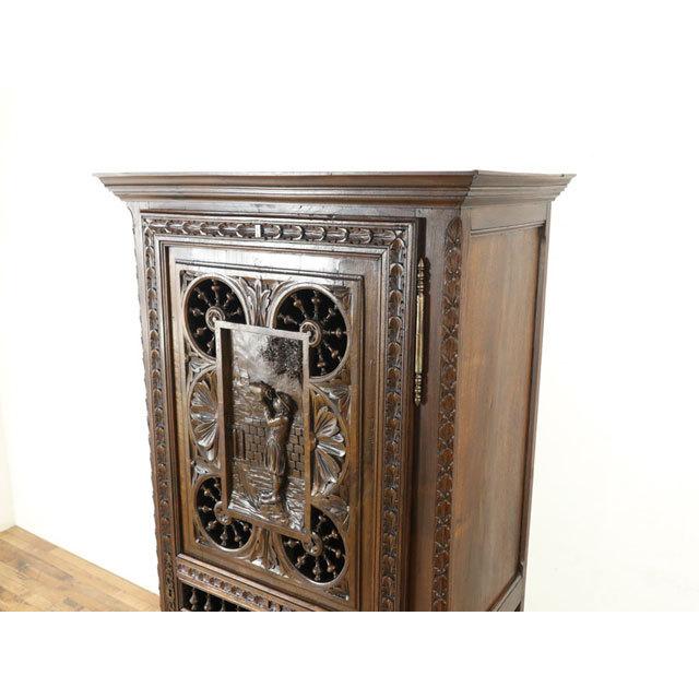彫刻入り収納家具　アンティーク　フランス製　輸入 アンティーク キャビネット 絵画のような美しい彫刻 収納棚