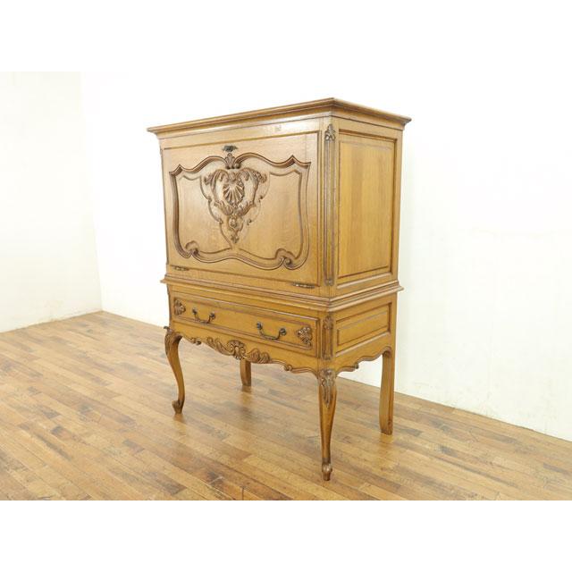 猫脚キャビネット すっきりとした印象 シンプルで美しい佇まい 収納棚