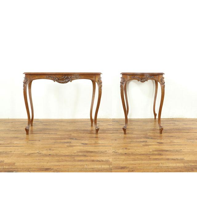 サイドテーブル 優雅で上品な雰囲気 美しい彫刻 猫脚 テーブル