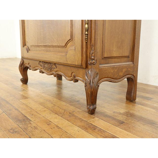 キャビネット 華やかな雰囲気 美しい彫刻と美しい杢目 1枚扉タイプ