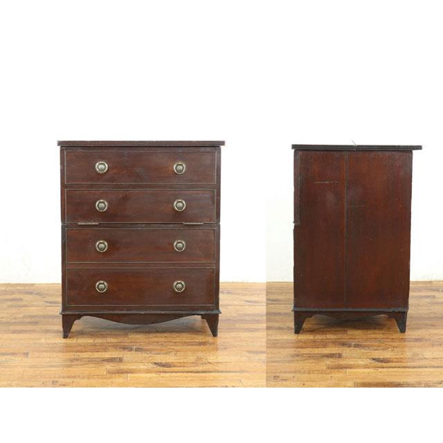 チェストのような見た目 珍しい構造のキャビネット イギリス