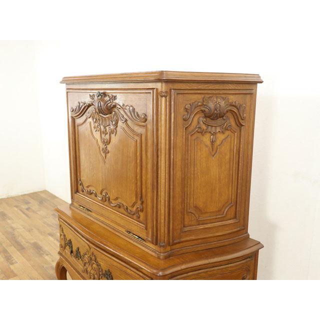 華やかな彫刻 フランス キャビネット 猫脚 扉と引出しで構成 ガラスの